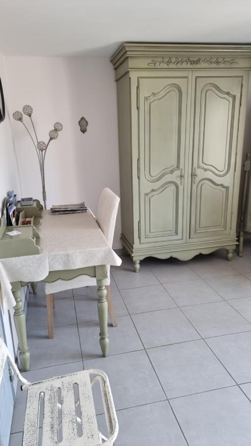 Bed and Breakfast Domaine La Garenne Reilhaguet Exterior foto