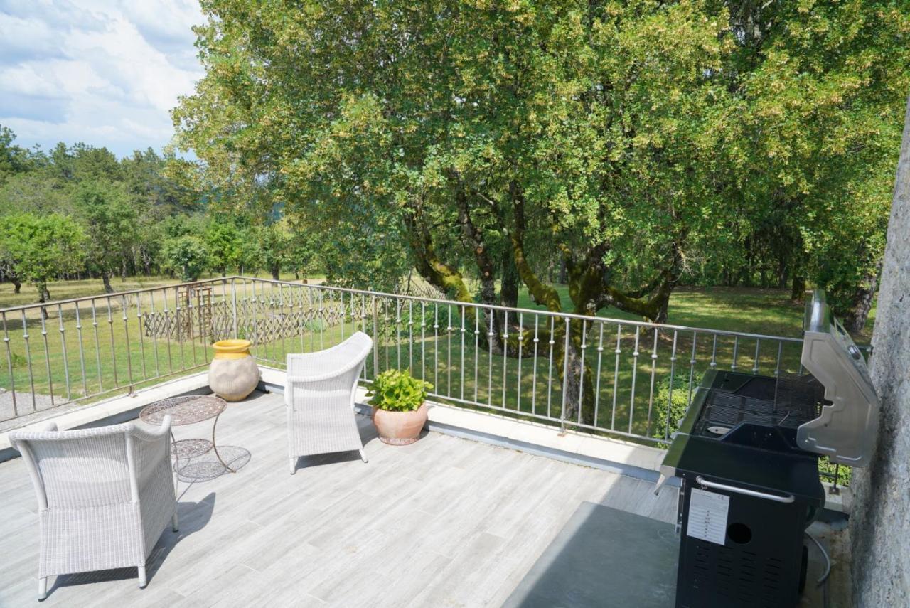 Bed and Breakfast Domaine La Garenne Reilhaguet Exterior foto