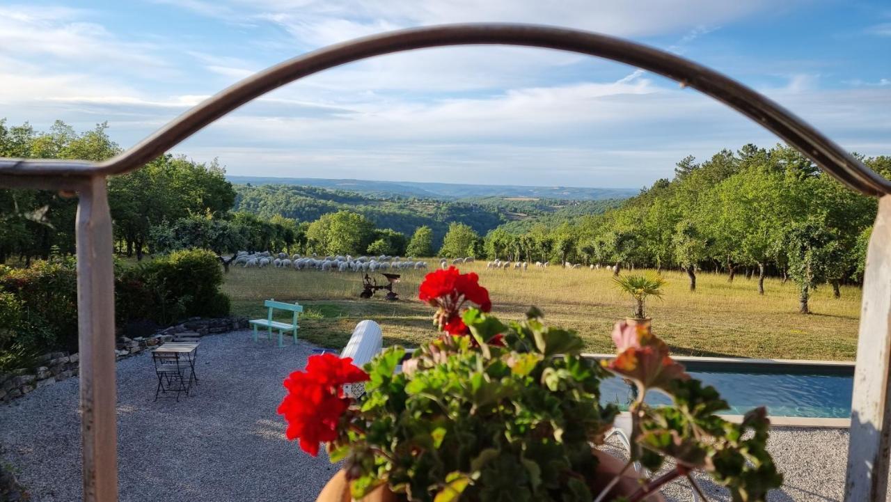 Bed and Breakfast Domaine La Garenne Reilhaguet Exterior foto