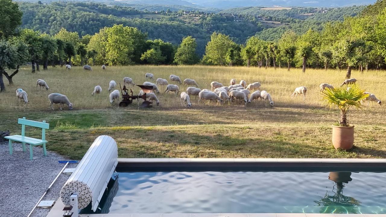 Bed and Breakfast Domaine La Garenne Reilhaguet Exterior foto